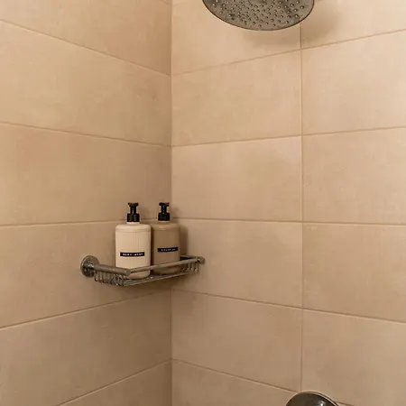 Seaside Serenity House * Monólithosz