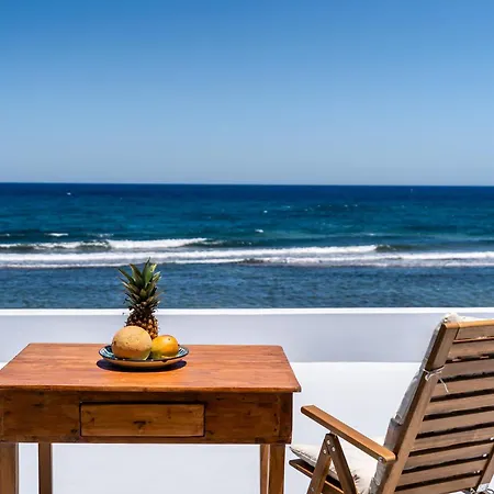 בית נופש Seaside Serenity House מונוליתוס